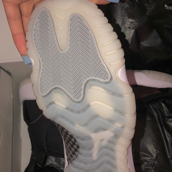 Jordan 11 Jubilee 6 Youth - Picture 3 of 4